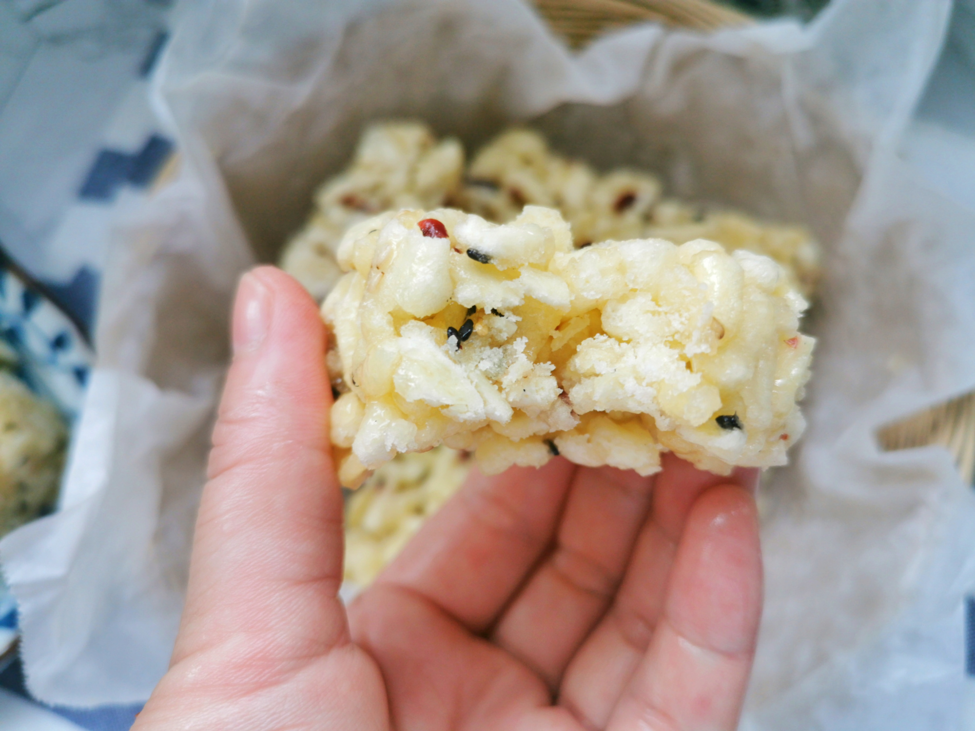 1碗面粉，3个鸡蛋，在家也能做沙琪玛，香甜绵软，没有添加剂