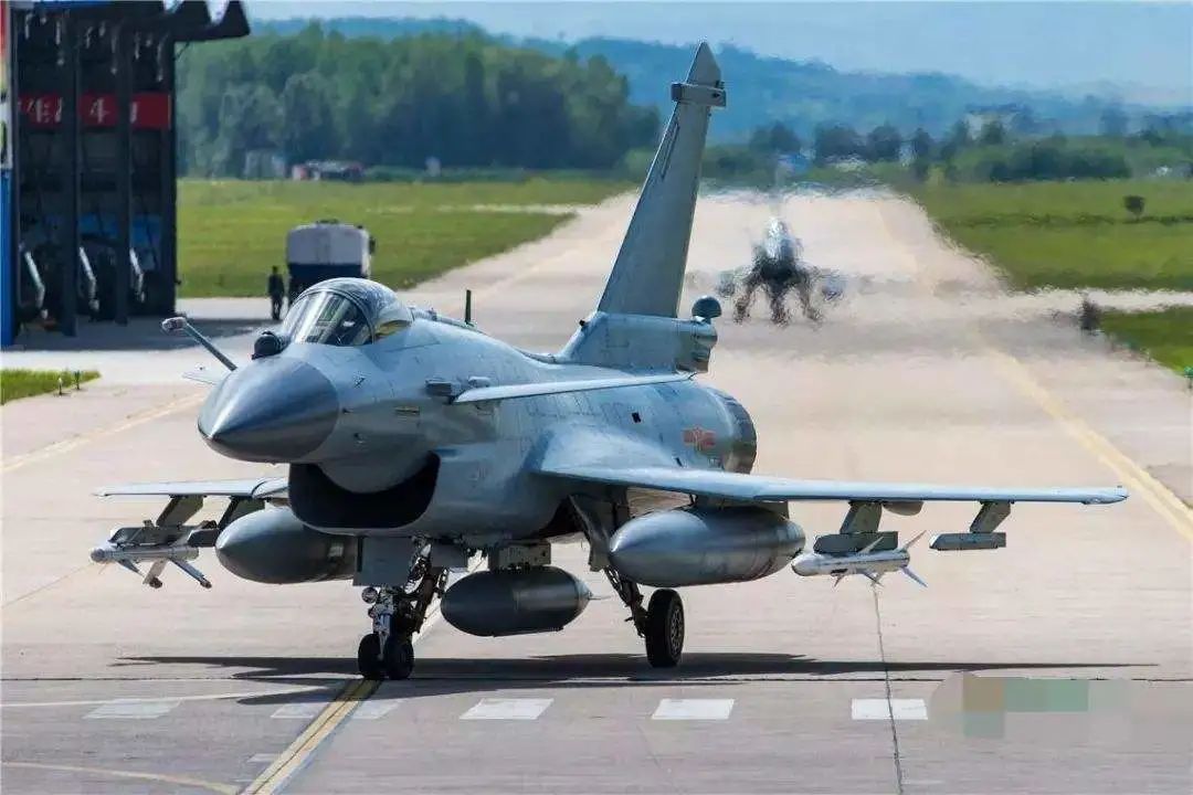 伊朗确定要歼10了？只要没有禁令立马下单！美国