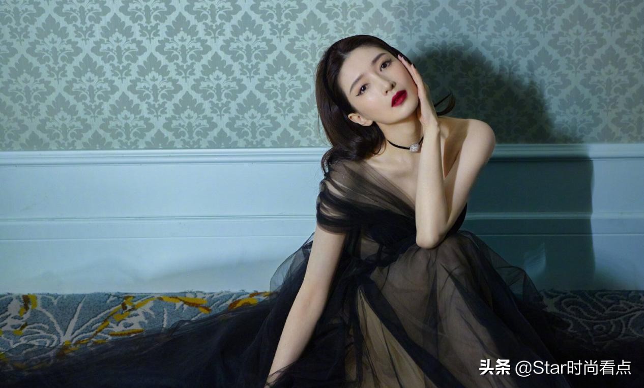 ELLE大典百花齐放！女星拿出绝招搭配，比不过钟楚曦绿裙惊艳