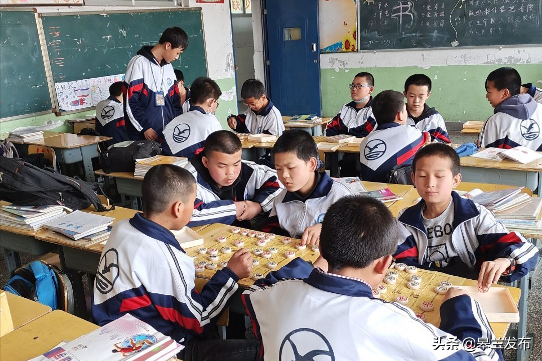 皋兰县第三中学开展兴趣班志愿助教活动