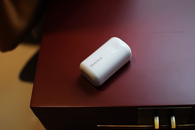 小巧便携 高颜值 柔宇RoPods真无线蓝牙耳机