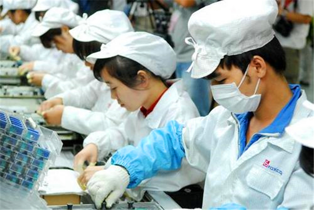 ˥�˵�̨�徭�ã��Ʒ�¢�����������ʰ�ռ���ڣ���С��ҵ�粽����