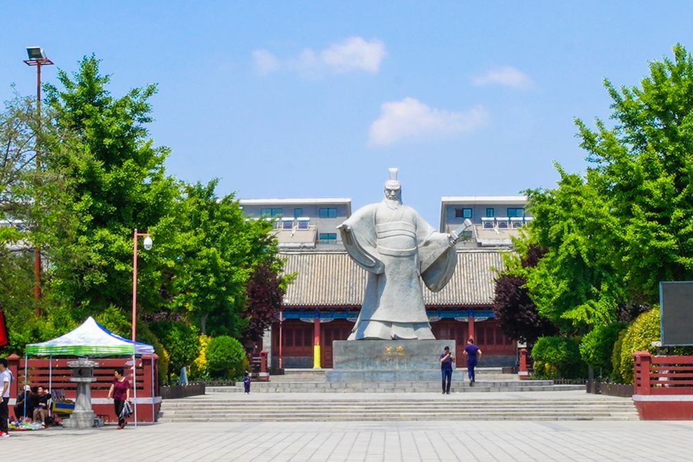 郑州一家独大的局面，对河南整体经济长远均衡发展进步弊端很大