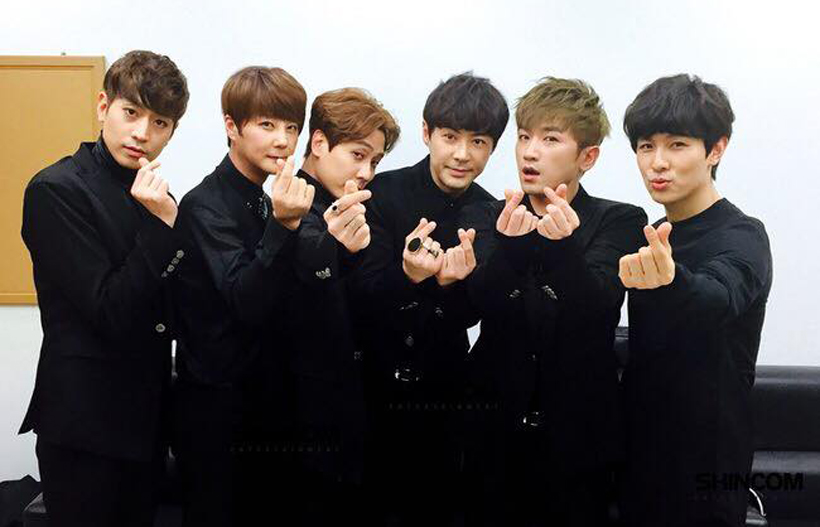 作为1998年出道的第一代韩国爱豆男团,神话是唯一在韩国流行音乐历史