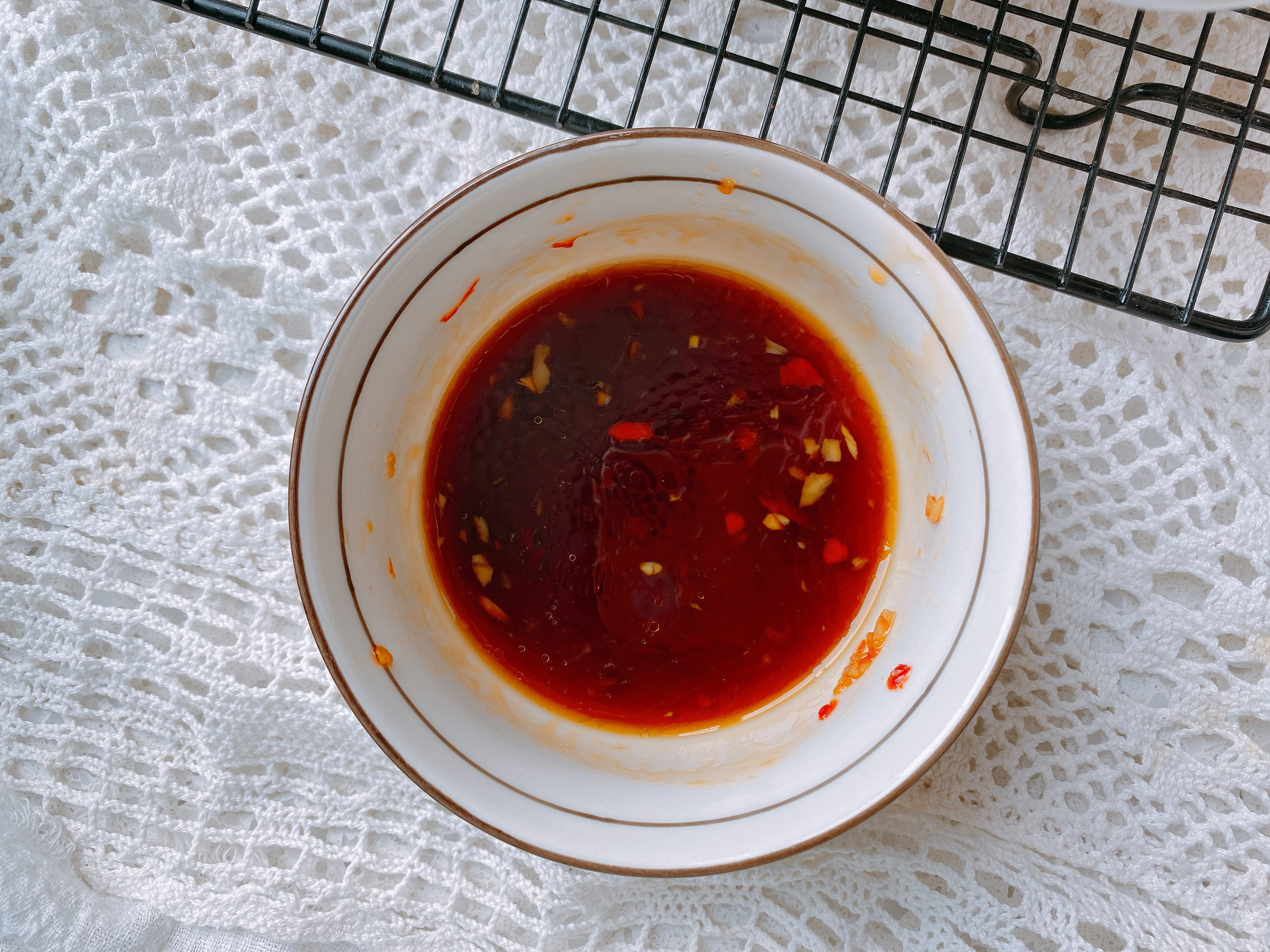 蒜蓉粉丝娃娃菜的家常做法，口感鲜甜，好吃不长胖，10分钟就上桌