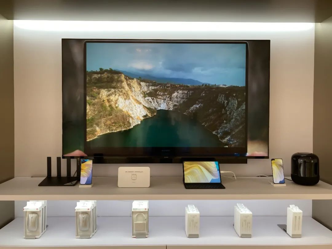 华为或于7月卖车 手机销量打三折“鸿蒙”家电补位