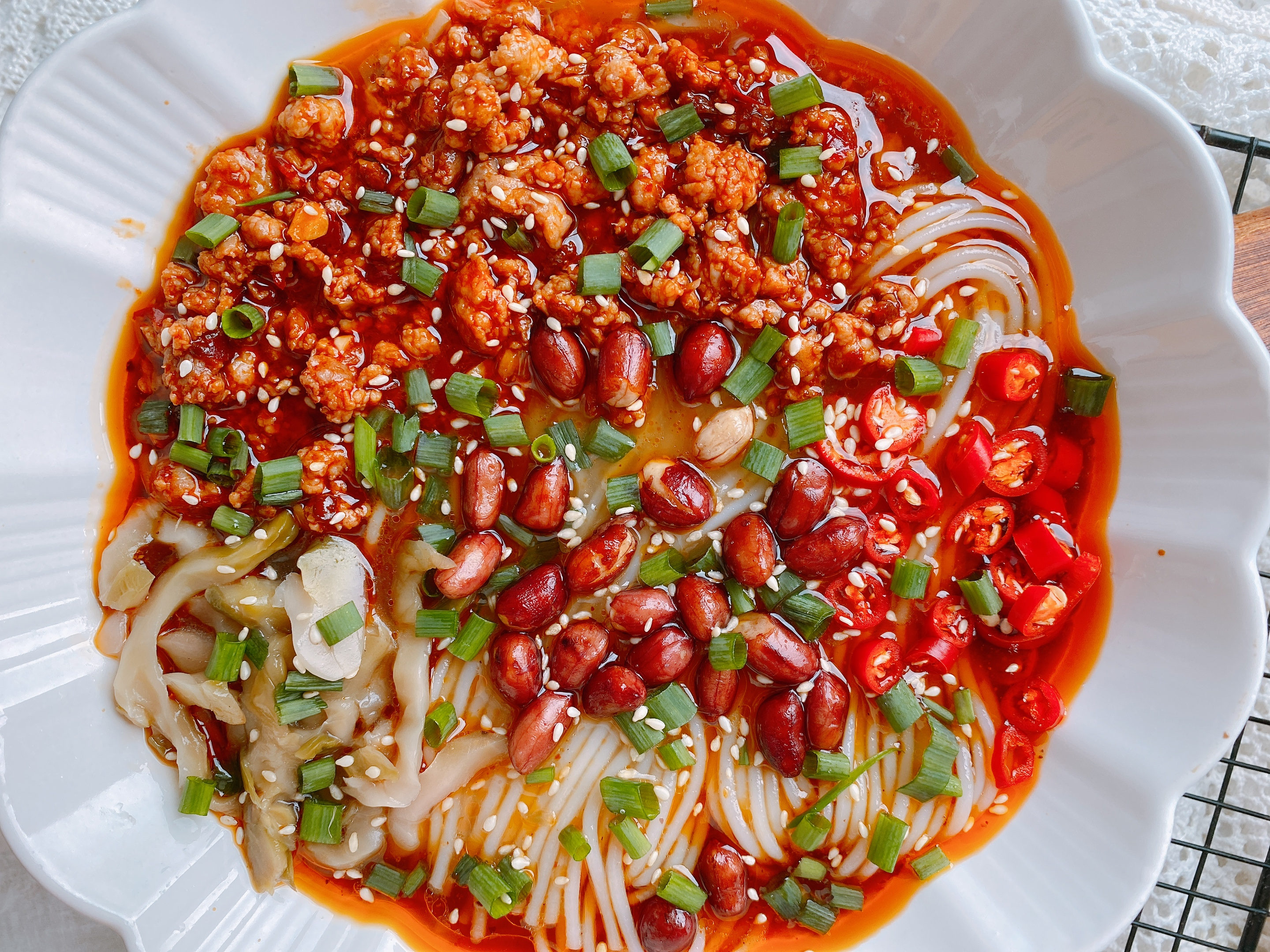 这是我做过最好吃的米粉，10分钟搞定，酸辣开胃，味道不输小吃街