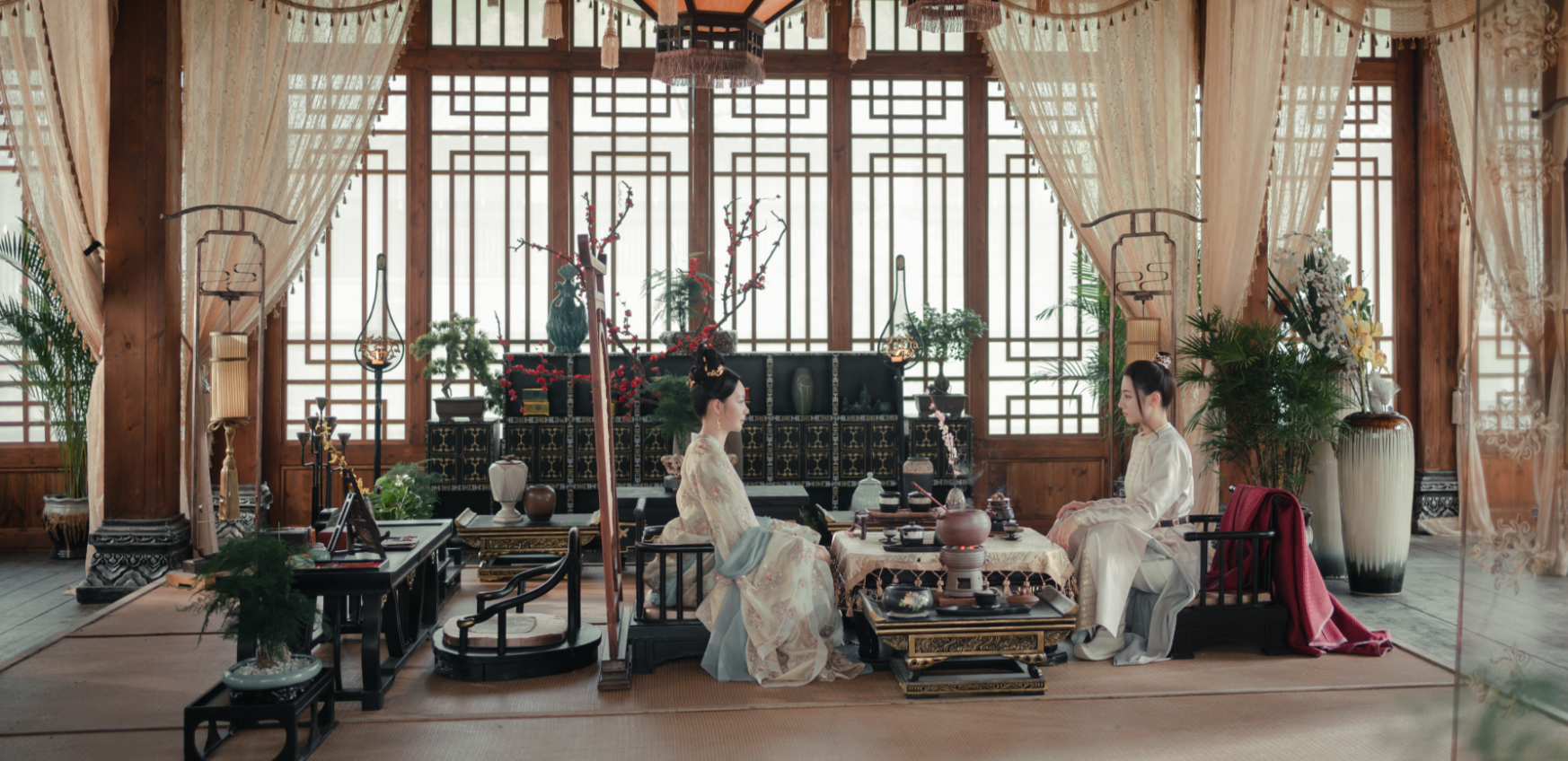 " long song goes " : Long song mother hides a fact, make a hint foreshadowing later developments in a story of big ending