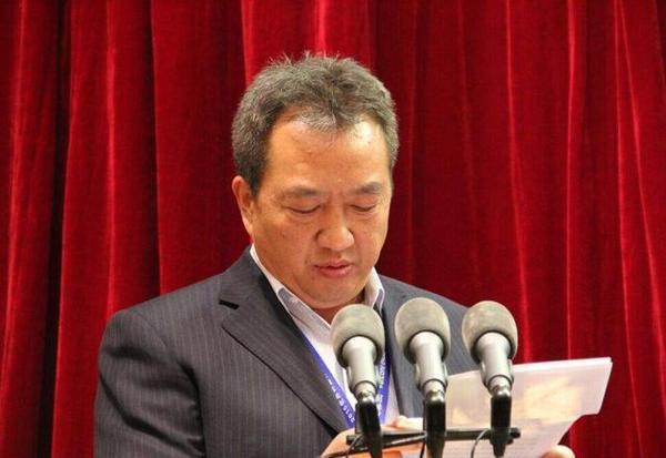 首富买私人飞机，才10个月说凉就凉，破产成老赖