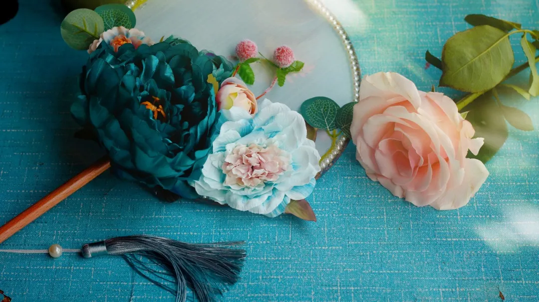 赚钱别光盯“风口”，要抓住“周边”！有人靠它日入上千