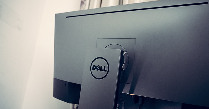 广色域显示器凭什么贵？明基sw240对比戴尔u2518dr使用体验