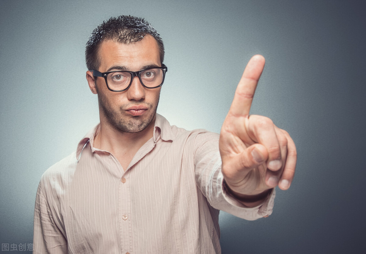 心理學：遠離這3種關係，它們會讓你變得內心自卑，心理不健康