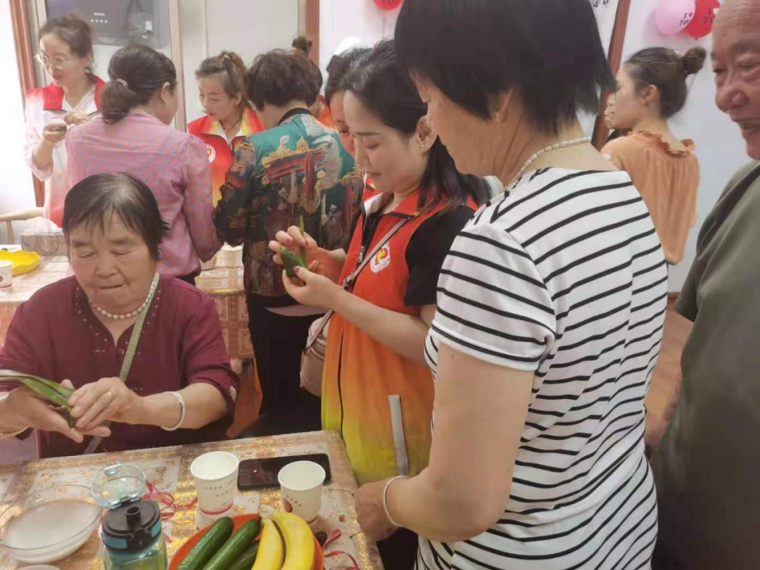 「传统节日」粽叶飘香迎端午 幸福和谐邻里情