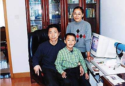 航天英雄杨利伟：濒临死亡26秒背后，是幼女的离