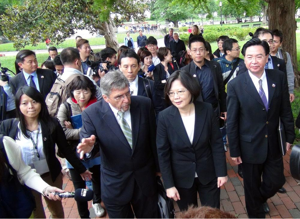 台灣要�變天�了，蔡英文被美國拋棄