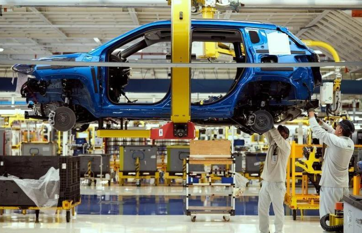 中芯国际花费77亿元拿到光刻机，为何美国会开“