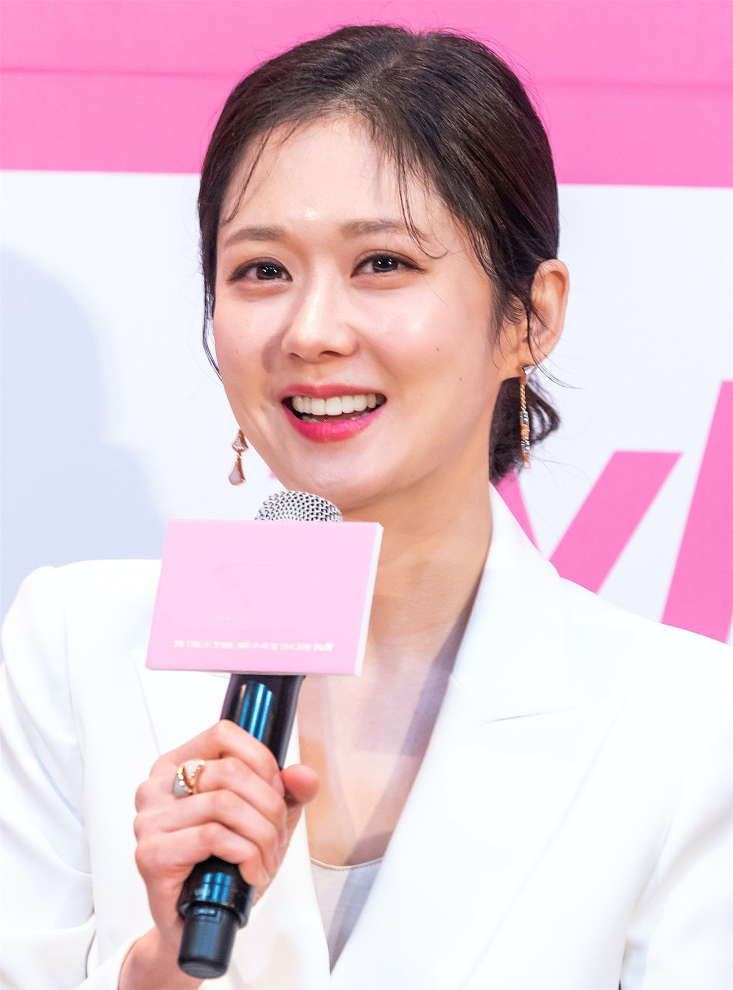 张娜拉全家高颜值！44岁哥哥如小鲜肉，兄妹常被误会是情侣