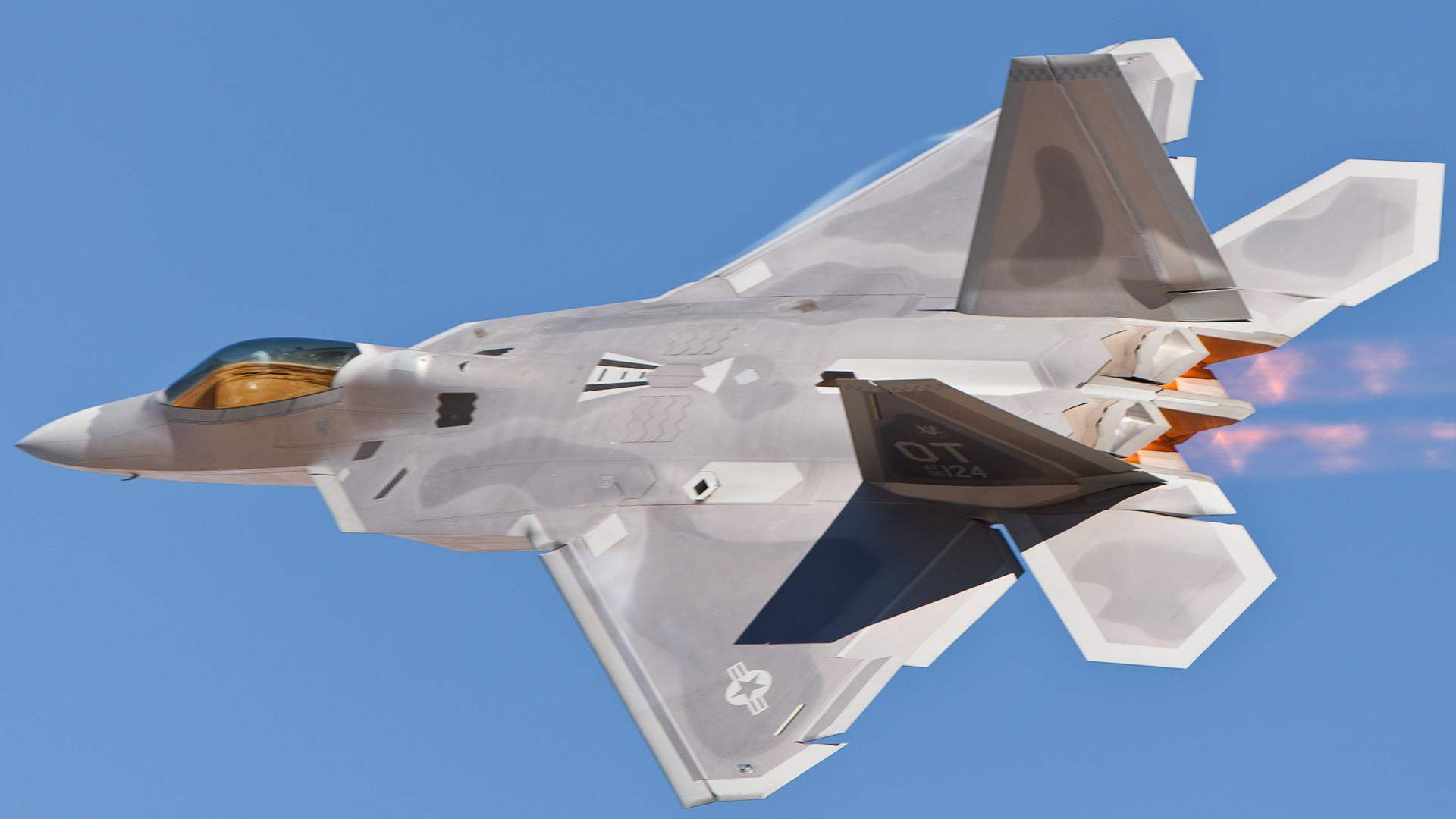 歼20、F22、F35和苏57决战“紫禁之巅”，谁更胜一