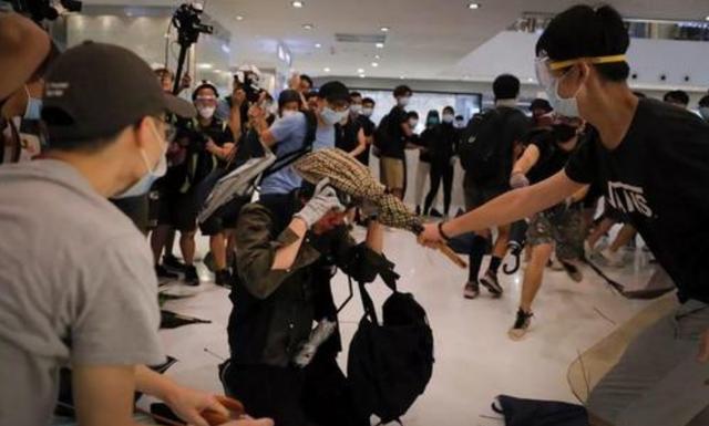 羅冠聰向英國申請庇護，�台獨�：怎麼不來台灣？