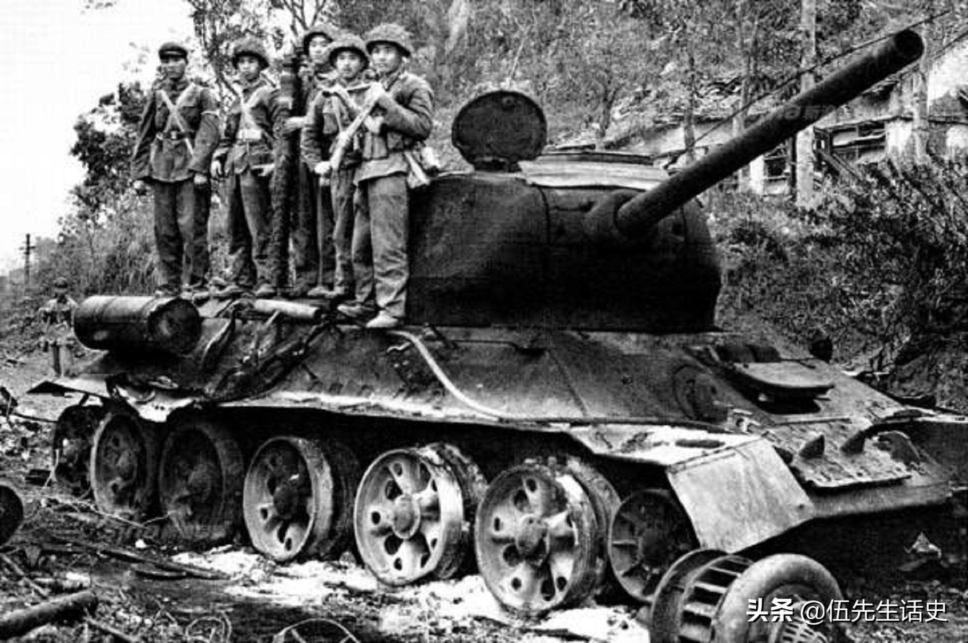 1979年对越反击战，开国上将许世友出征，武元甲得知说了两个字