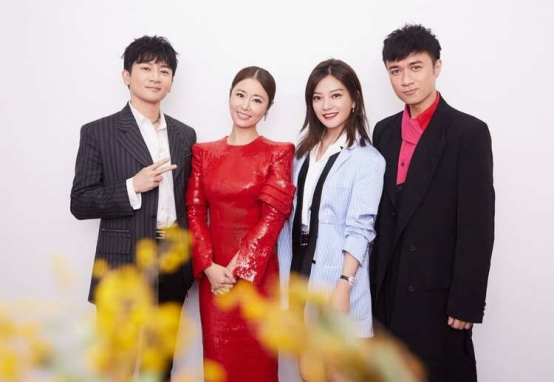 赵薇林心如罕见同框，两人状态太好了，端庄和大气的魅力很撩人