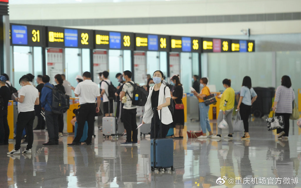 安检通道也要分男女，重庆机场引入新模式，男同胞表示太方便了