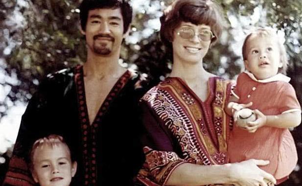 李小龙死后，他的徒弟为何娶了他的妻子？原因让人十分不齿！