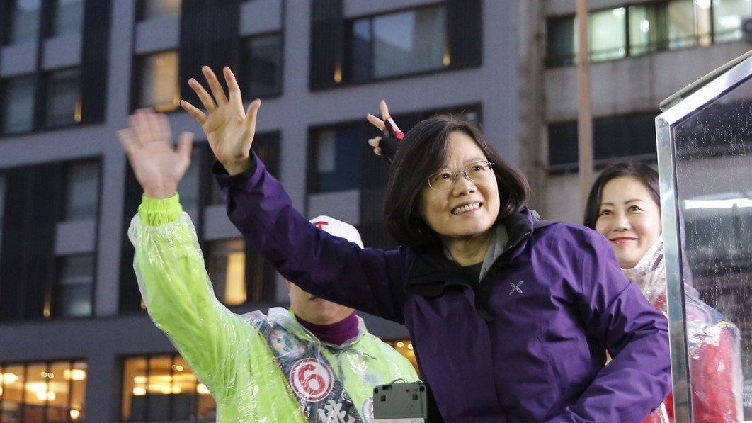 蔡英文要�退了�？ 82%的台灣民眾感到不滿