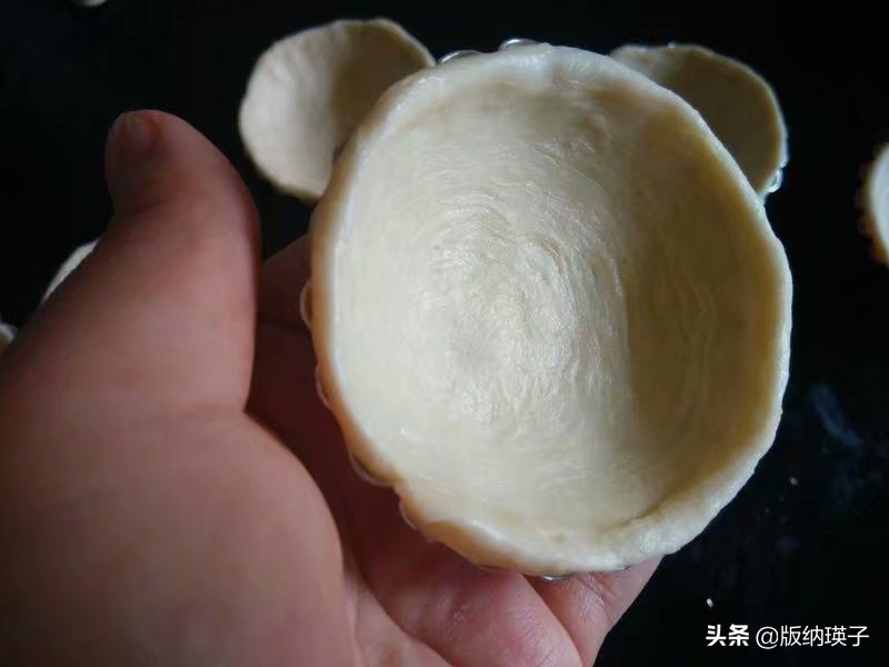 自制家庭版蛋挞，掌握其中几个技巧，蛋挞皮酥脆，蛋液嫩滑