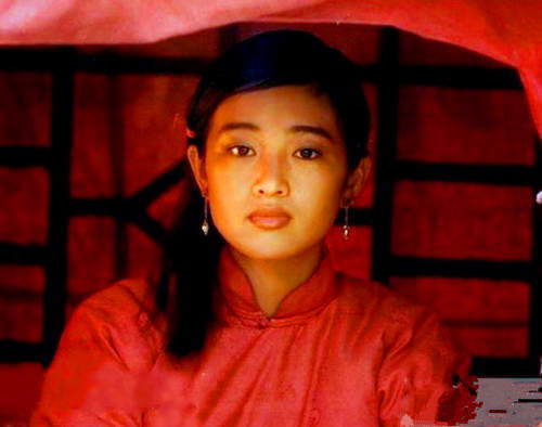19歲輟學(xué)給張藝謀生3個(gè)娃、隱忍10年拿到結(jié)婚證，陳婷真的太狠了