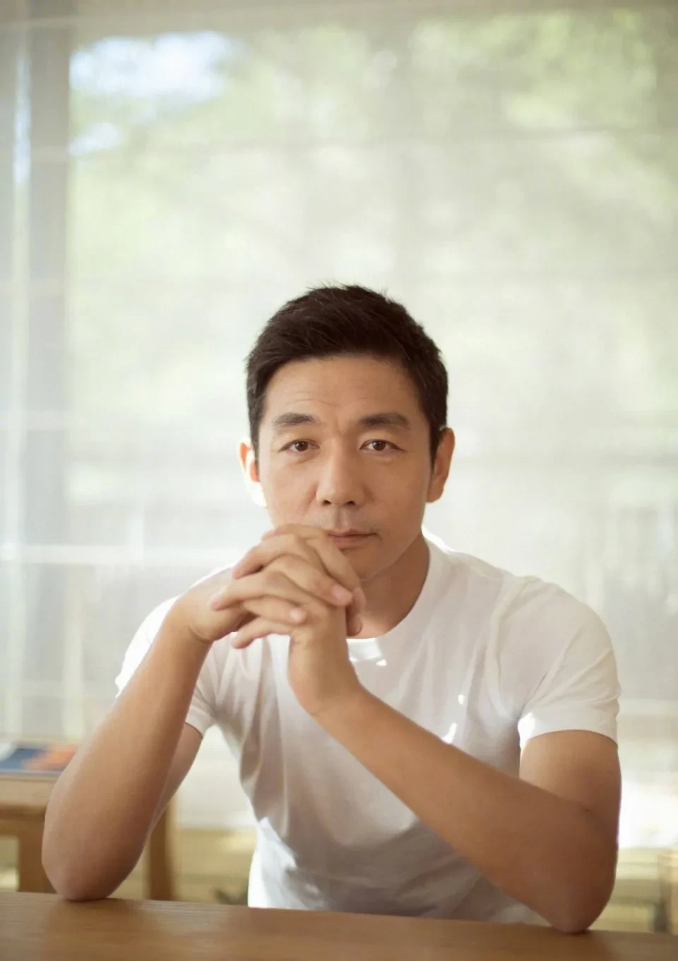 他是被绑匪看上的男人，明明是绑架，却被一日