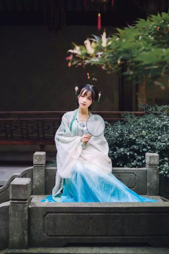 古风女神银临成名背后的瓜