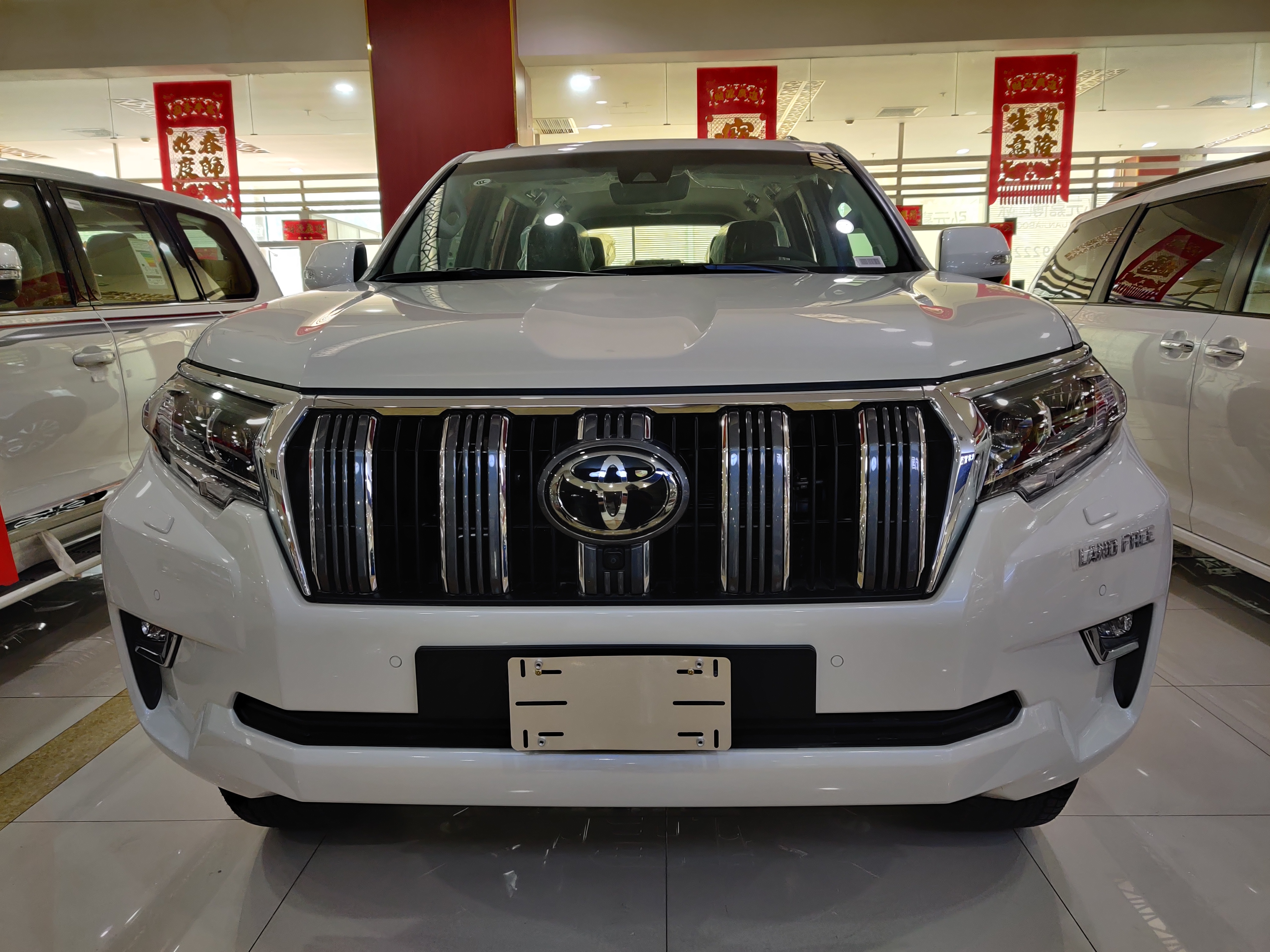 1,2017款 丰田霸道4000 天津豪泽￥5150万左右 配置配置霸道4000 智能