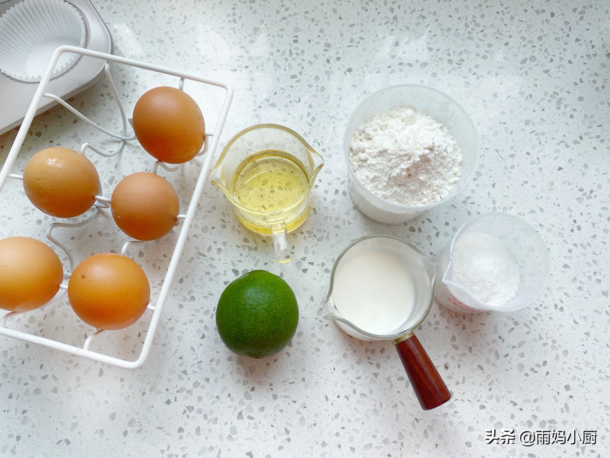 不回缩不塌陷，私房爆款的纸杯蛋糕，松软细腻，新手1次成功