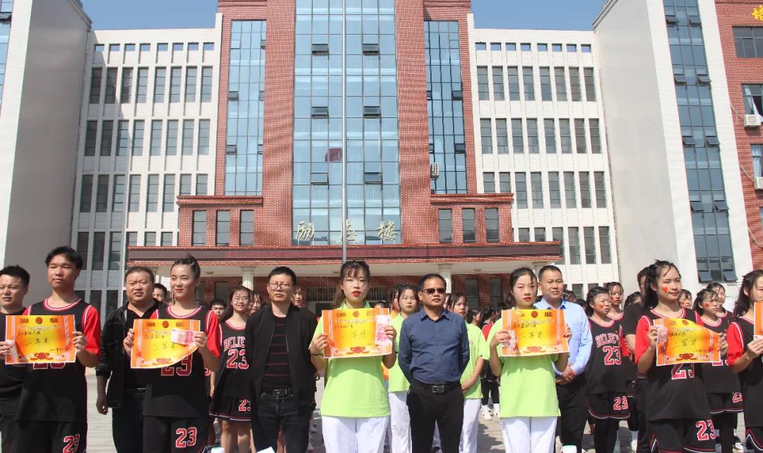 特色专业｜武功山中等专业学校花式篮球特色课程成果汇报演出