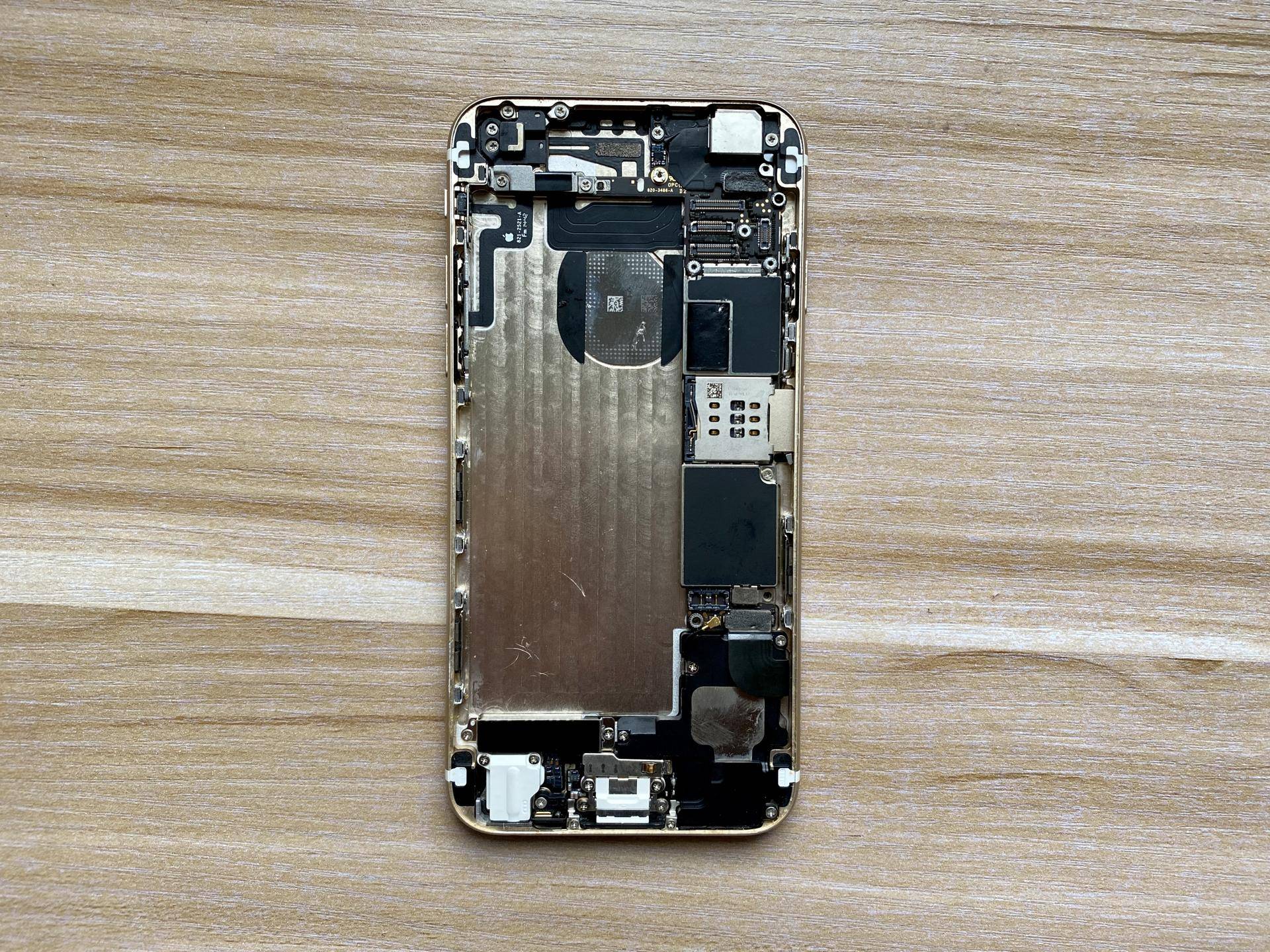 给iPhone6换了一块高容量电池，满血复活，妥妥的最佳备用机