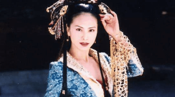 还记得《倚天屠龙记》里的小昭吗？年过50岁“再