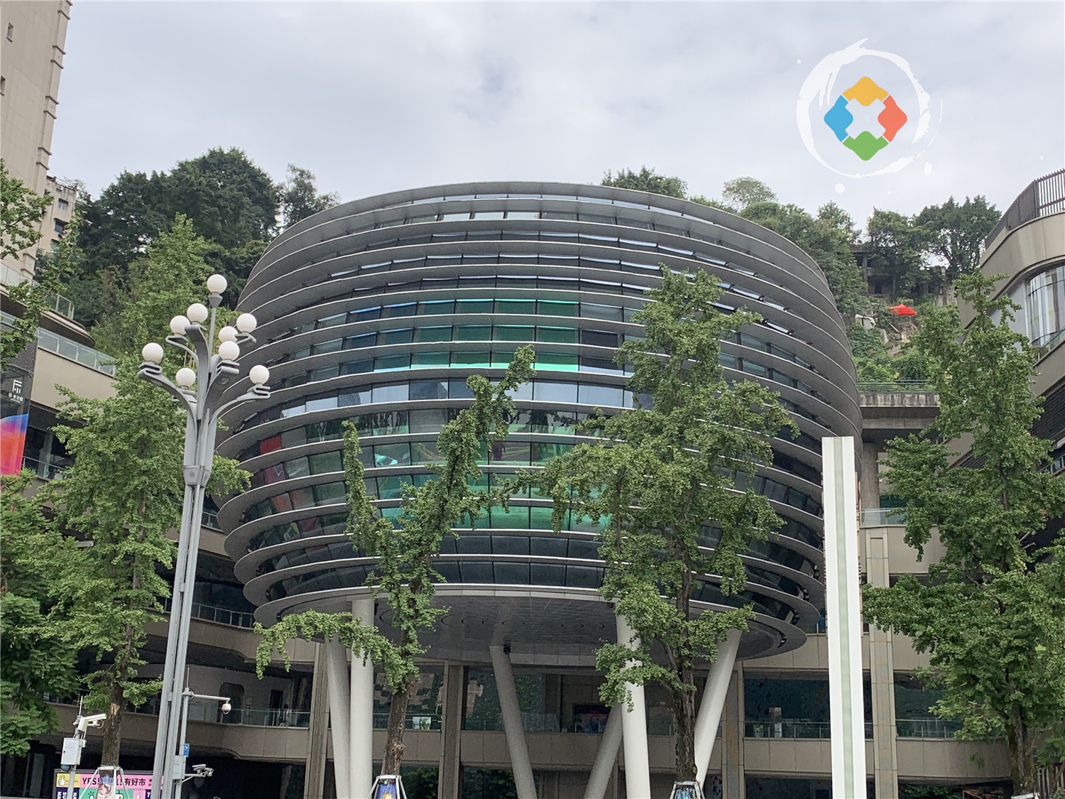 重庆精典书店，从解放碑地下室，到南滨路江景房，依然是最美书店