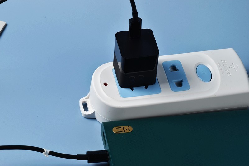 小身材的充电利器 紫米33W氮化镓充电头