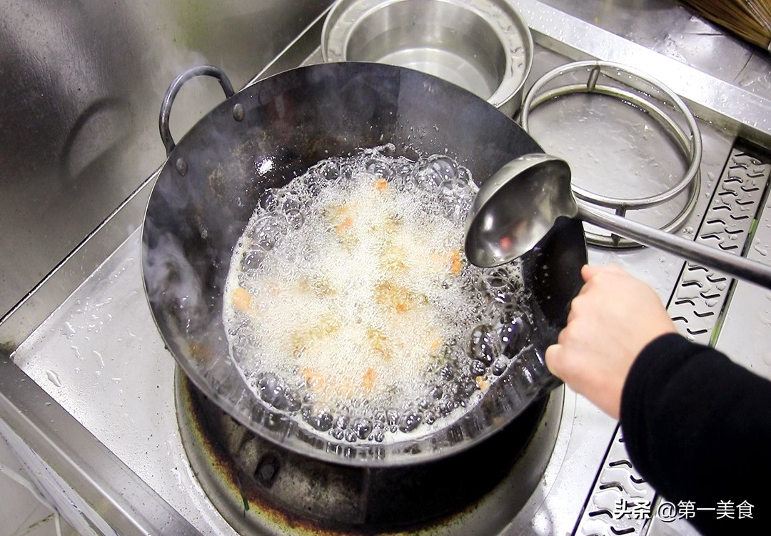 图片[8]-香酥鸡翅根怎么做外酥里嫩  原来秘诀在于腌-起舞食谱网