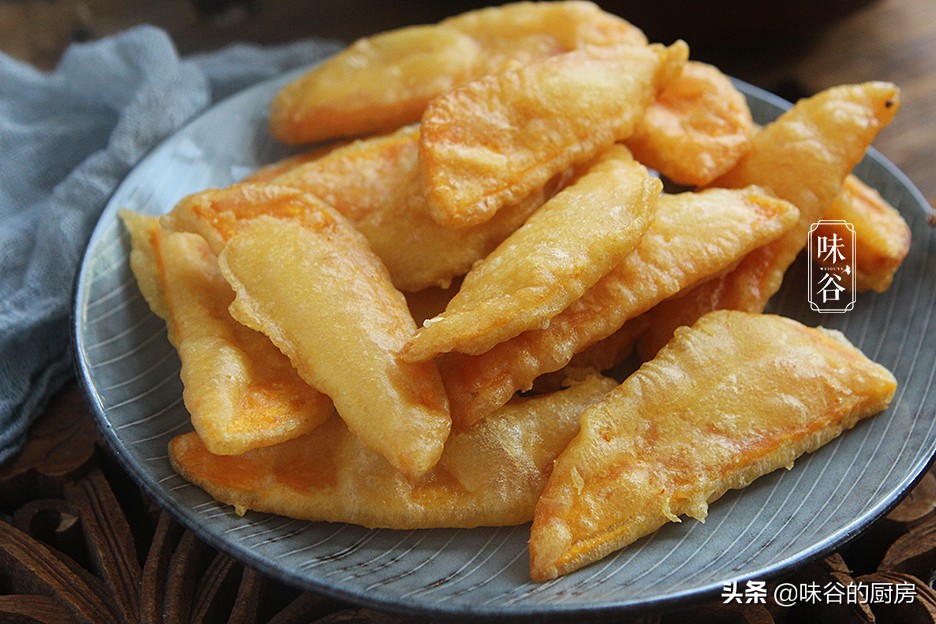 紅薯別再烤著吃了，這樣做成零食，金黃酥脆又好吃，真後悔做少了