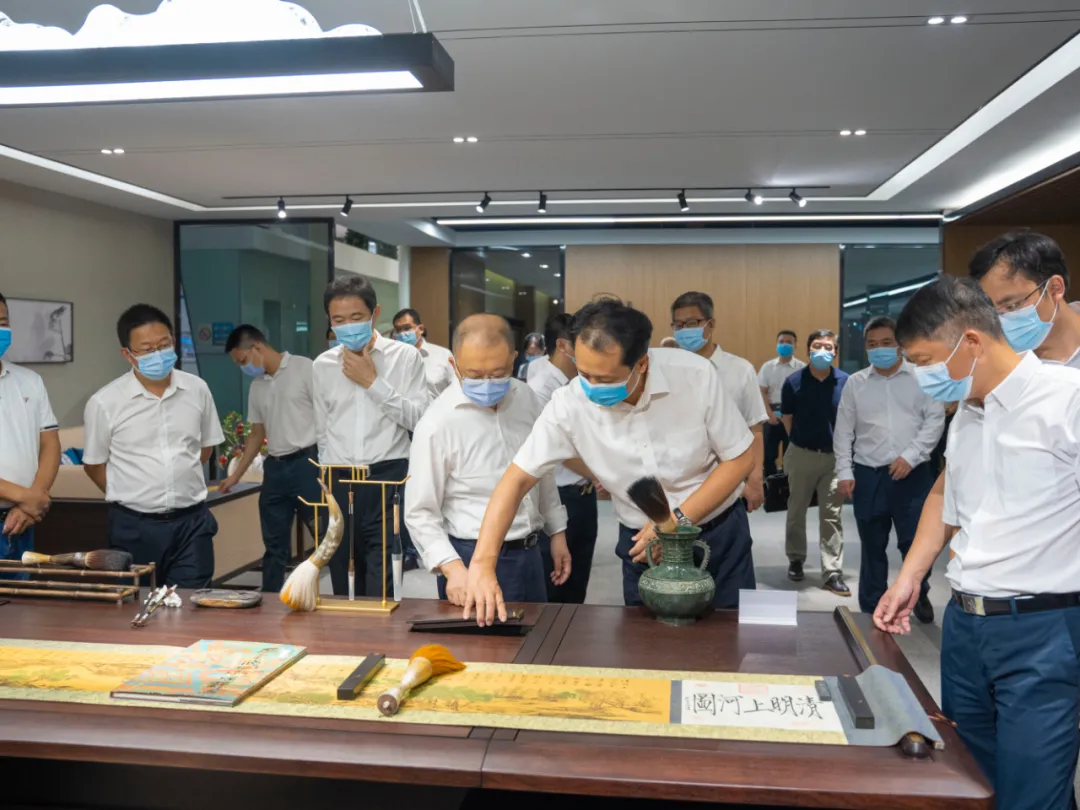中山市市長肖展欣一行到訪華盛家具集團