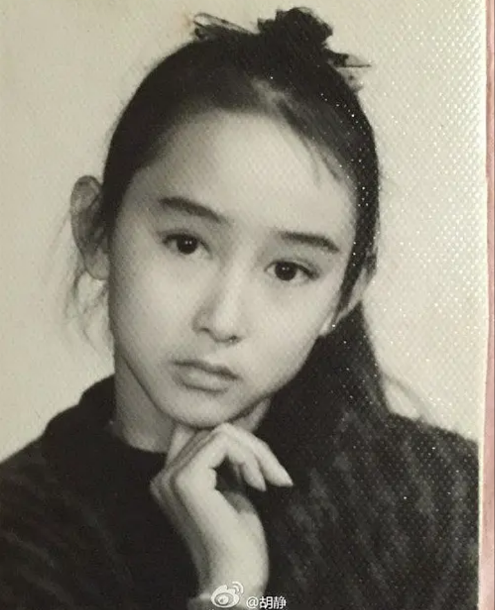 43岁胡静：身材和颜值如同少女，嫁入豪门，把老公熬成“爹”