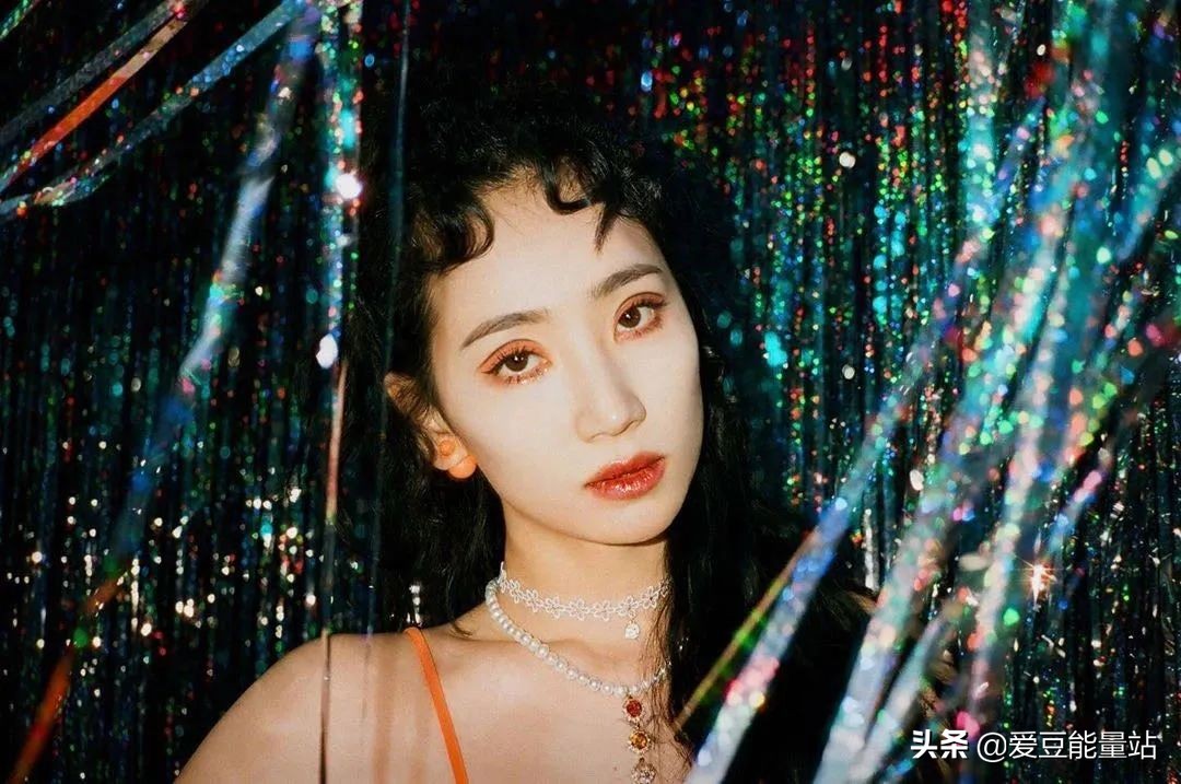 女团成员新歌《如果爸爸死掉就好了》，她究竟遭遇什么痛苦？