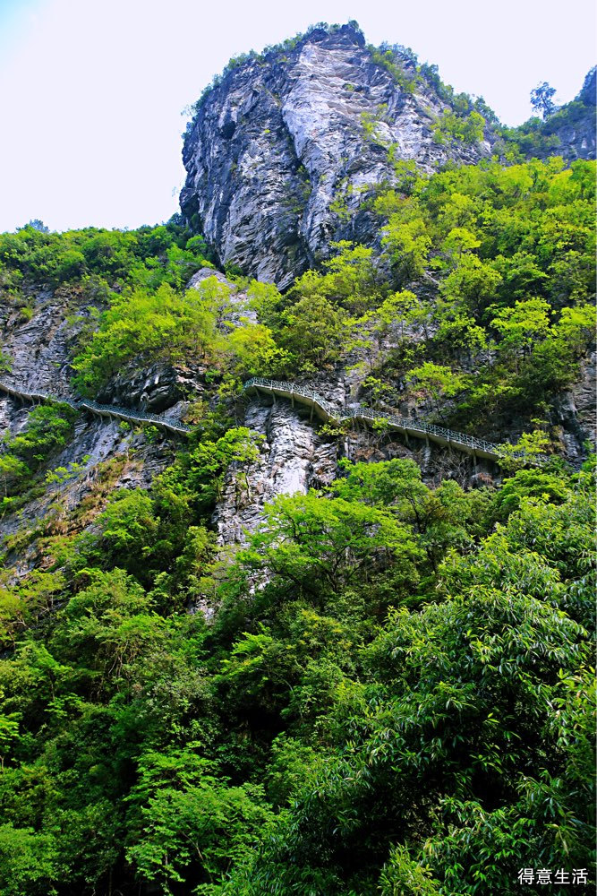 用了一个周末加两天休息时间，自驾去了一趟鄂