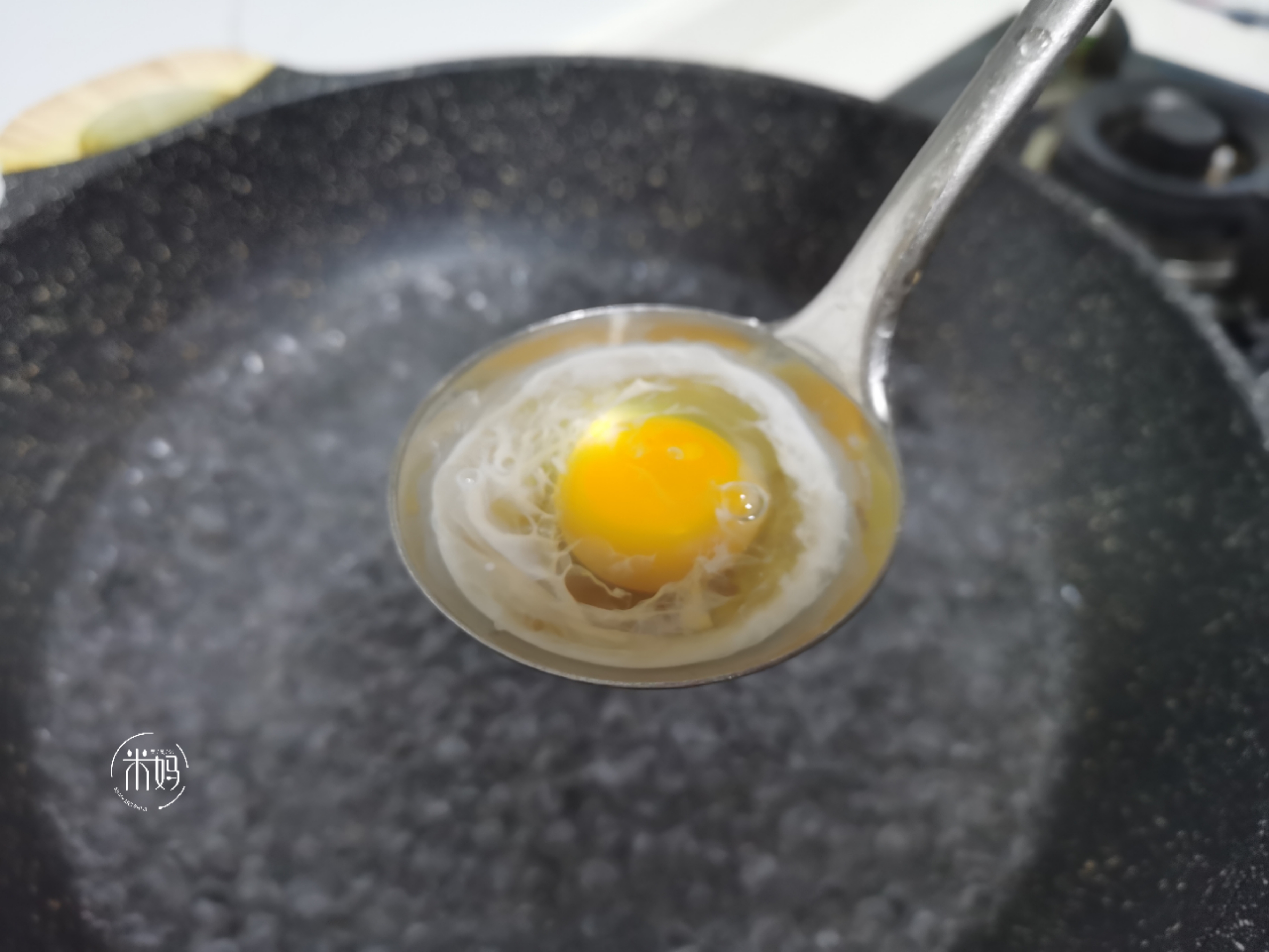 图片[6]-水煮荷包蛋的2种技巧做法步骤图 又圆又嫩一看就会-起舞食谱网