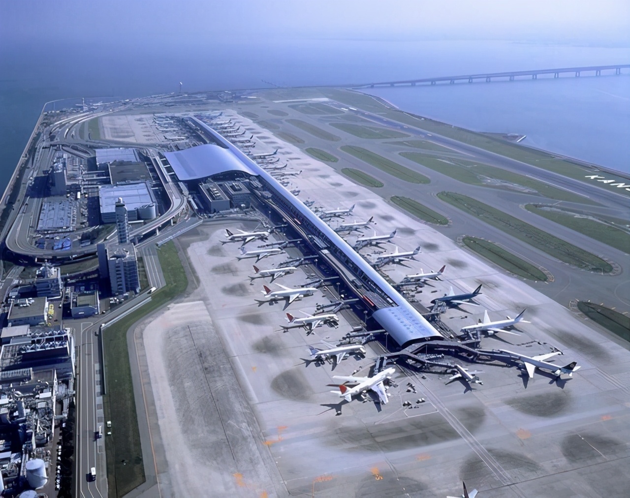 填海造陸的逆天工程！中國(guó)建全球最大海上機(jī)場(chǎng)，預(yù)計(jì)耗資263億