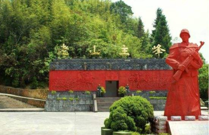 越军老兵回忆收尸经过，老山松毛岭战役惨败之