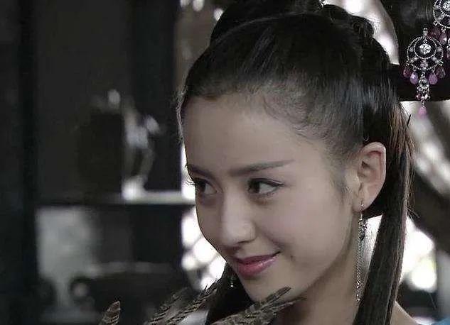 佟丽娅转型大花出演女总裁，熟龄大花为什么有着致命的魅力？
