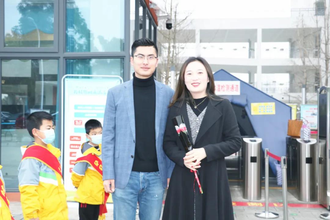 把春天送给你丨记双流区实小外国语学校三·八国际妇女节特别活动